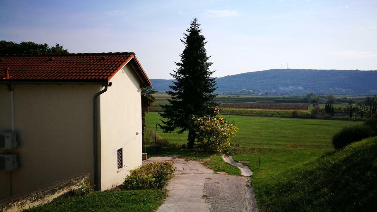 Вилла Quiet Getaway House Сечовле Экстерьер фото
