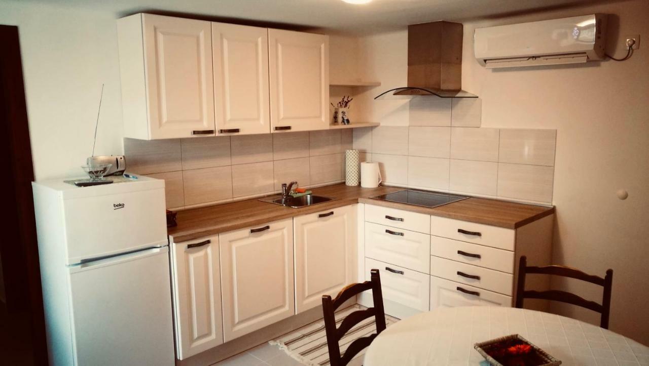 Вилла Quiet Getaway House Сечовле Экстерьер фото